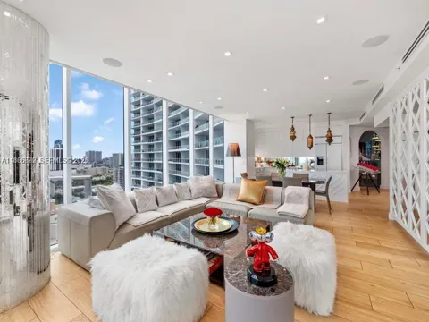 2020 Bayshore Dr #2702