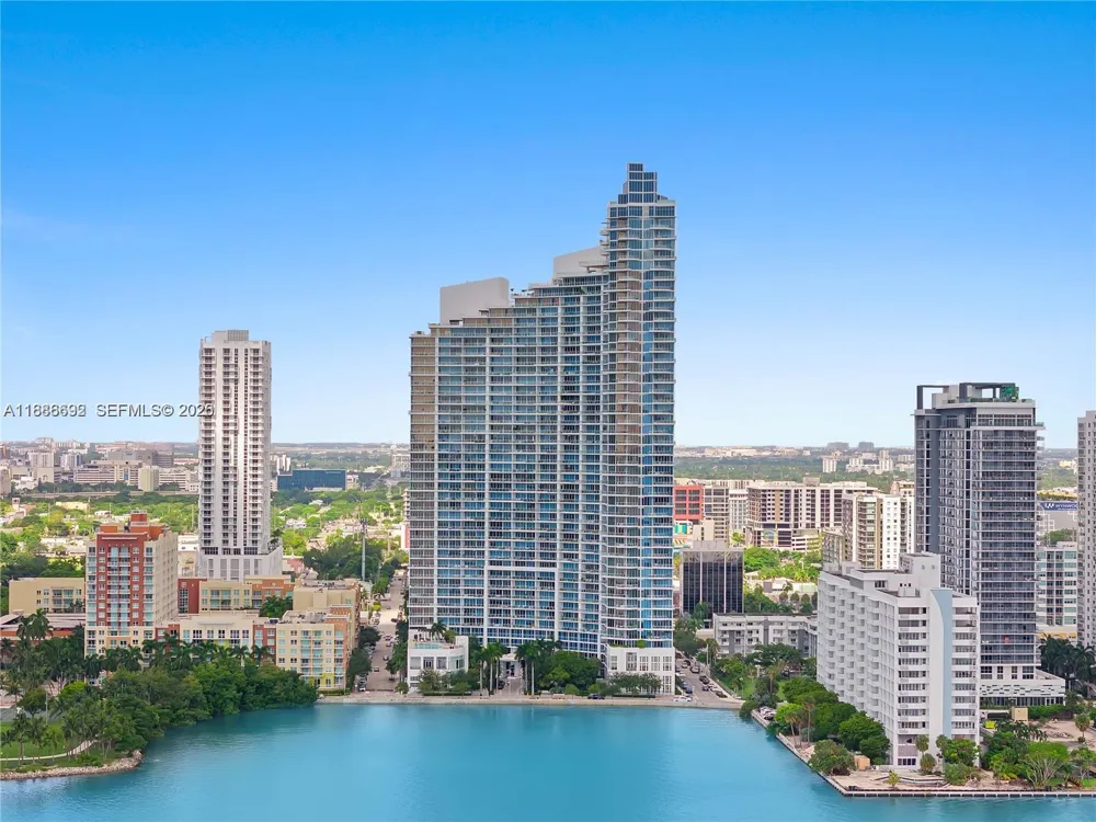 2020 Bayshore Dr #2702 Miami, FL 33137