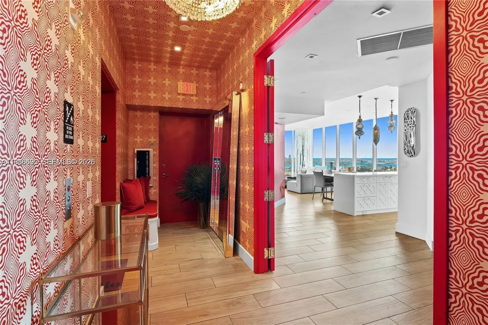 2020 Bayshore Dr #2702 Miami, FL 33137