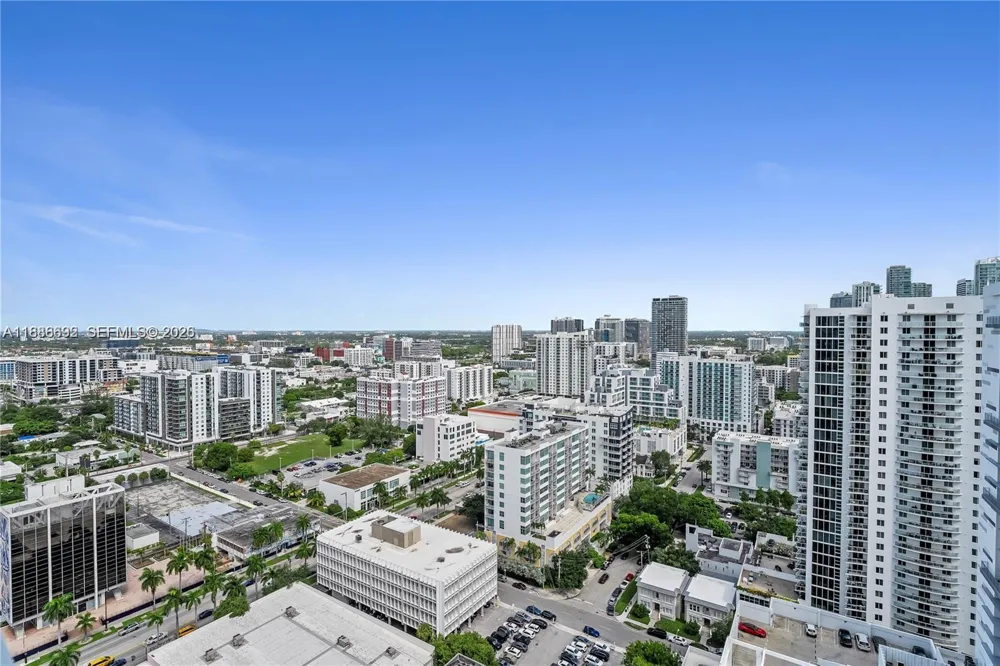 2020 Bayshore Dr #2702 Miami, FL 33137