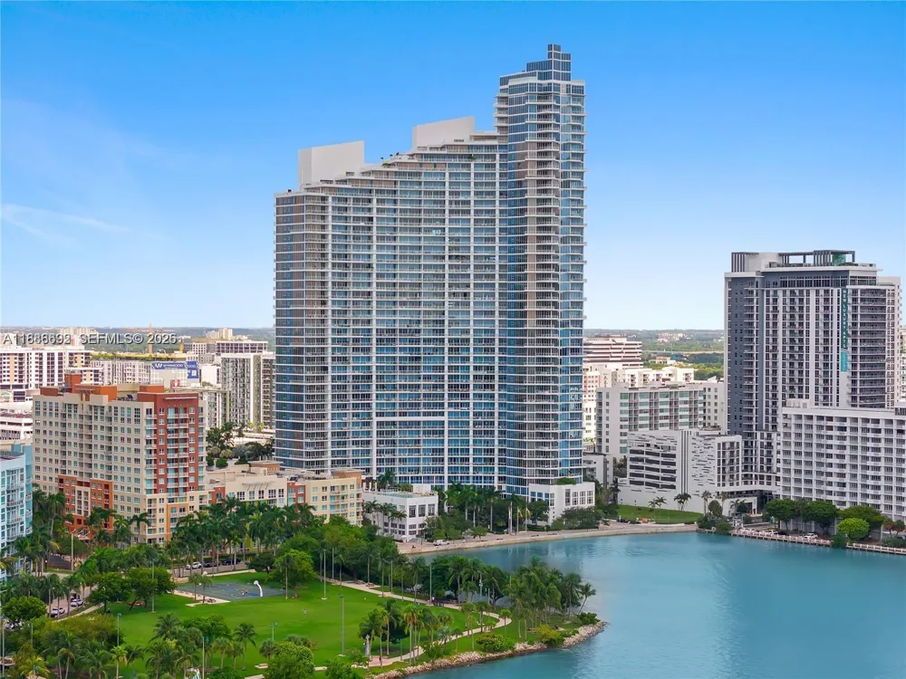 2020 Bayshore Dr #2702 Miami, FL 33137
