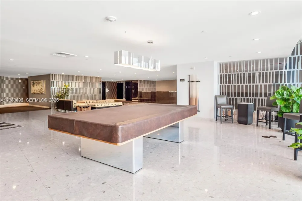 2020 Bayshore Dr #2702 Miami, FL 33137