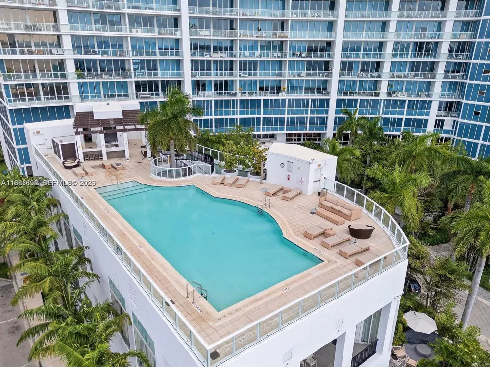 2020 Bayshore Dr #2702 Miami, FL 33137