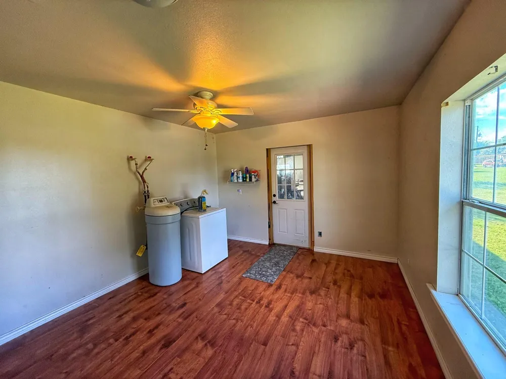 9496 Batson Rd Normangee, TX 77871