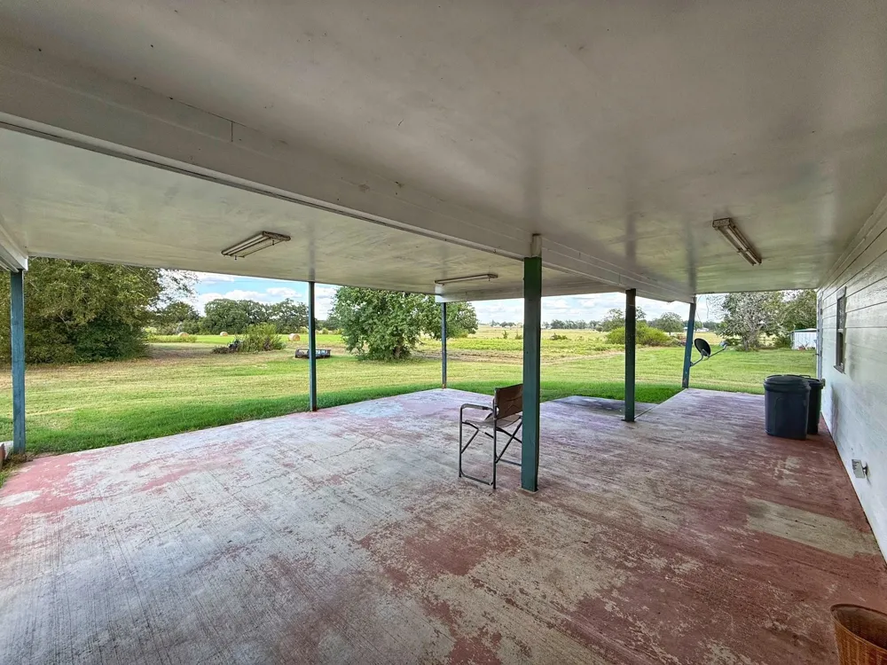 9496 Batson Rd Normangee, TX 77871