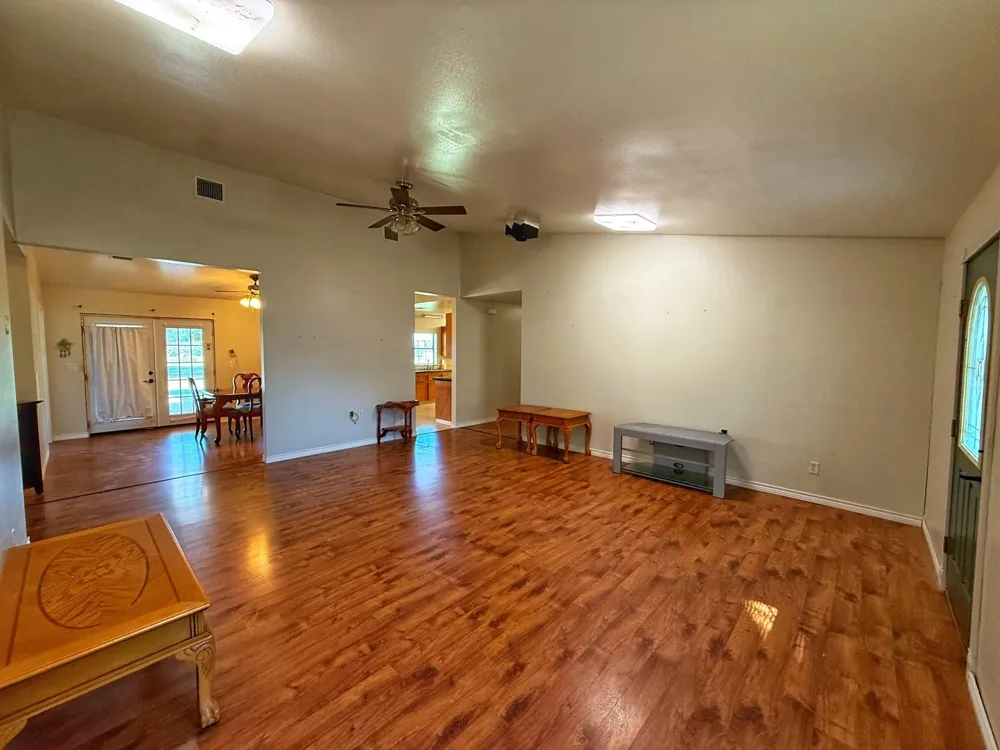 9496 Batson Rd Normangee, TX 77871