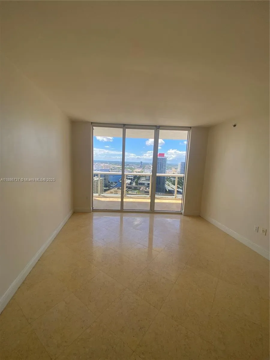 1800 S Ocean Dr #2909 Hallandale Beach, FL 33009