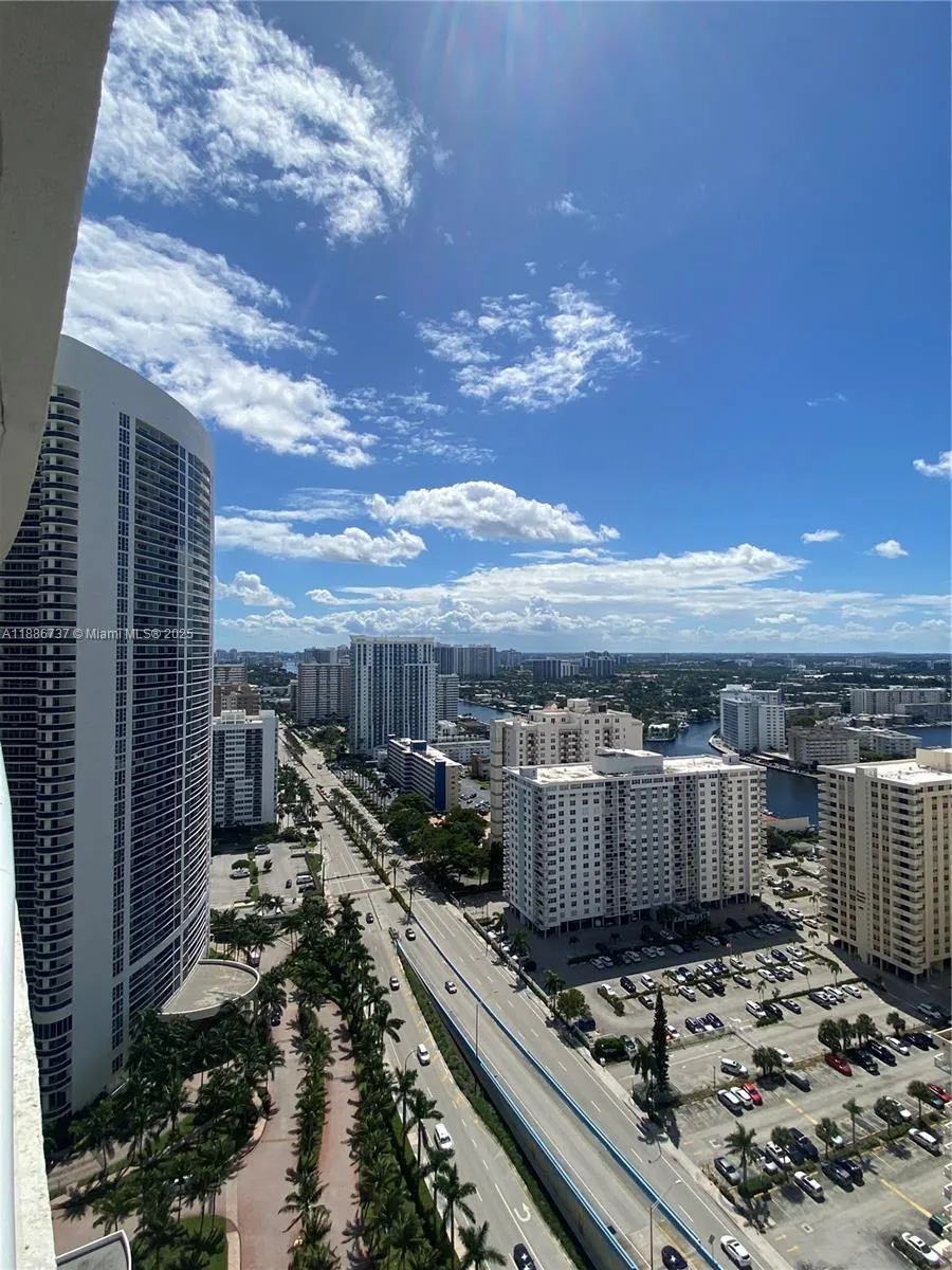 1800 S Ocean Dr #2909 Hallandale Beach, FL 33009