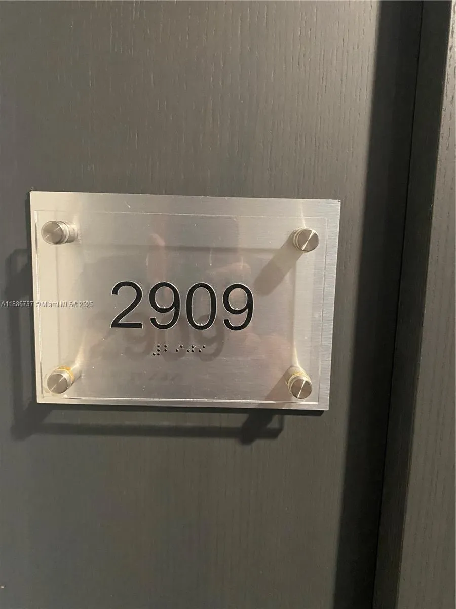 1800 S Ocean Dr #2909 Hallandale Beach, FL 33009