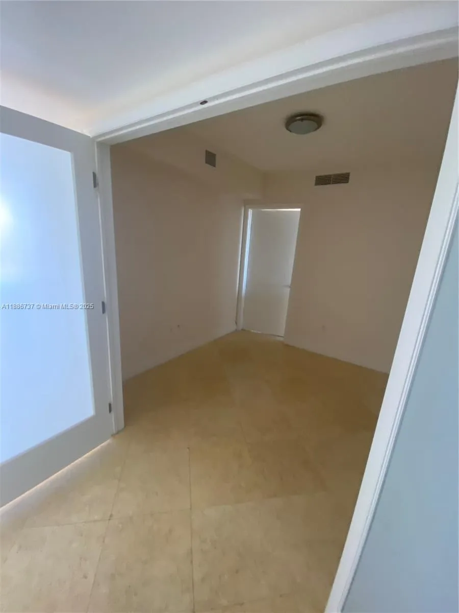 1800 S Ocean Dr #2909 Hallandale Beach, FL 33009