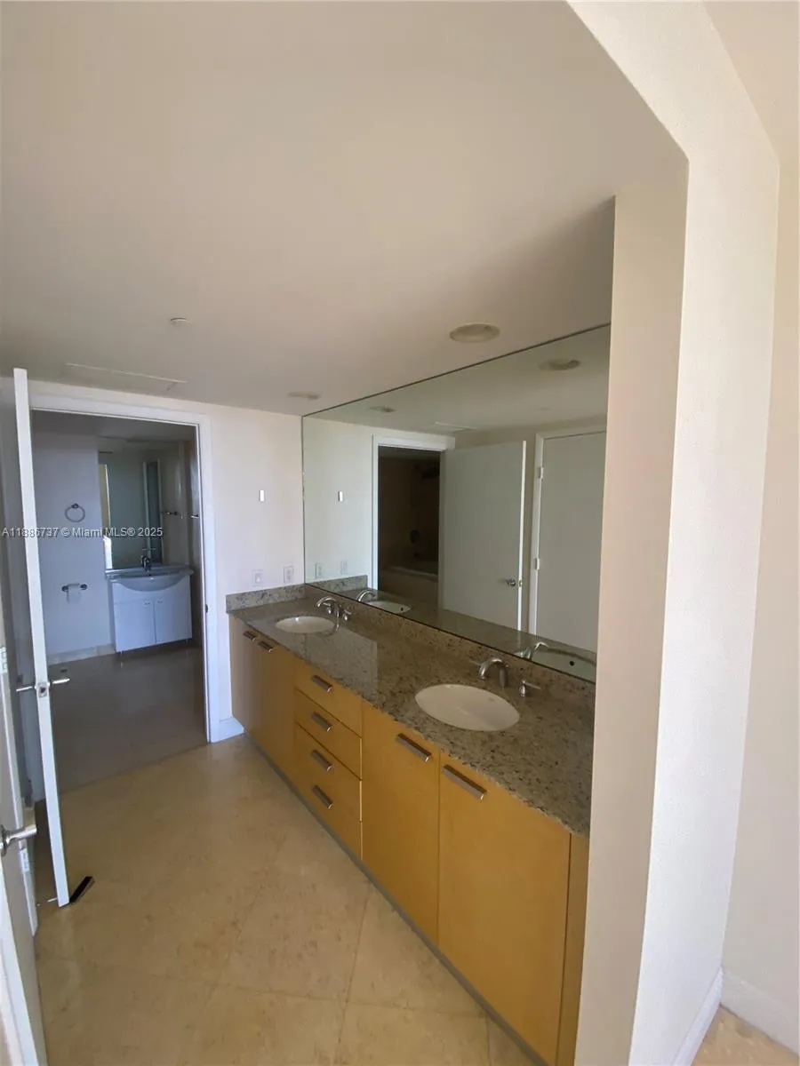 1800 S Ocean Dr #2909 Hallandale Beach, FL 33009