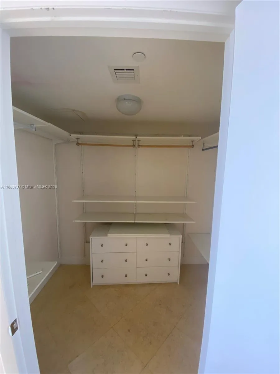 1800 S Ocean Dr #2909 Hallandale Beach, FL 33009