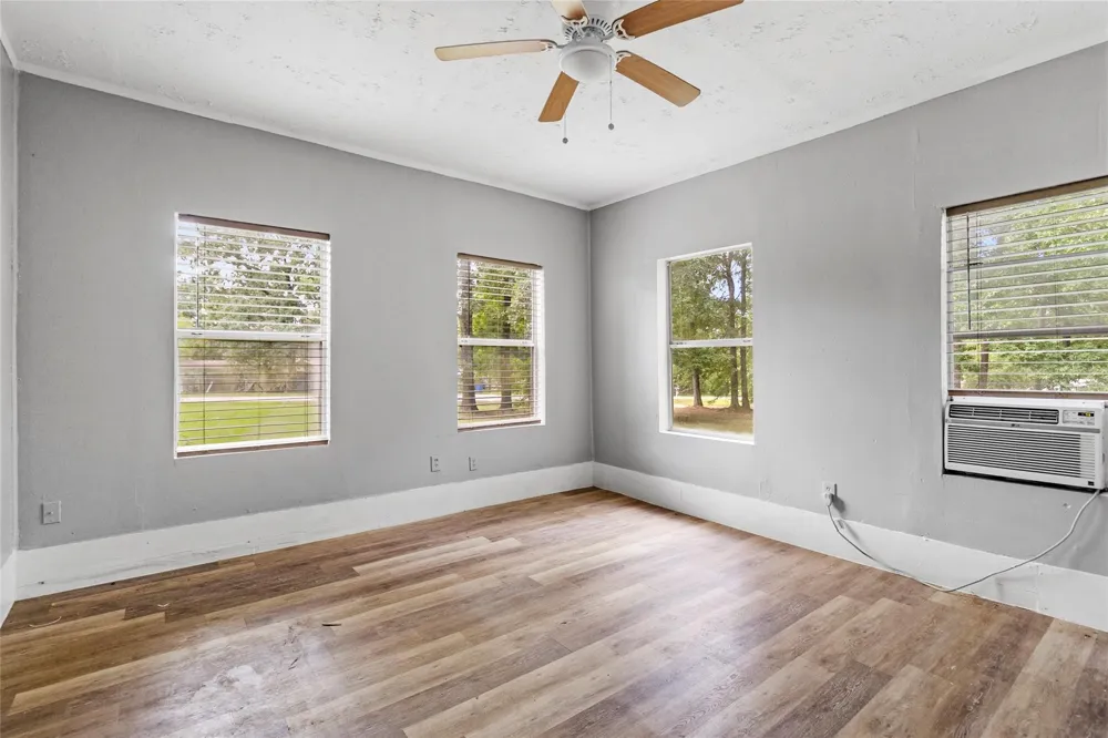 8 Jackson Road Huntsville, TX 77320