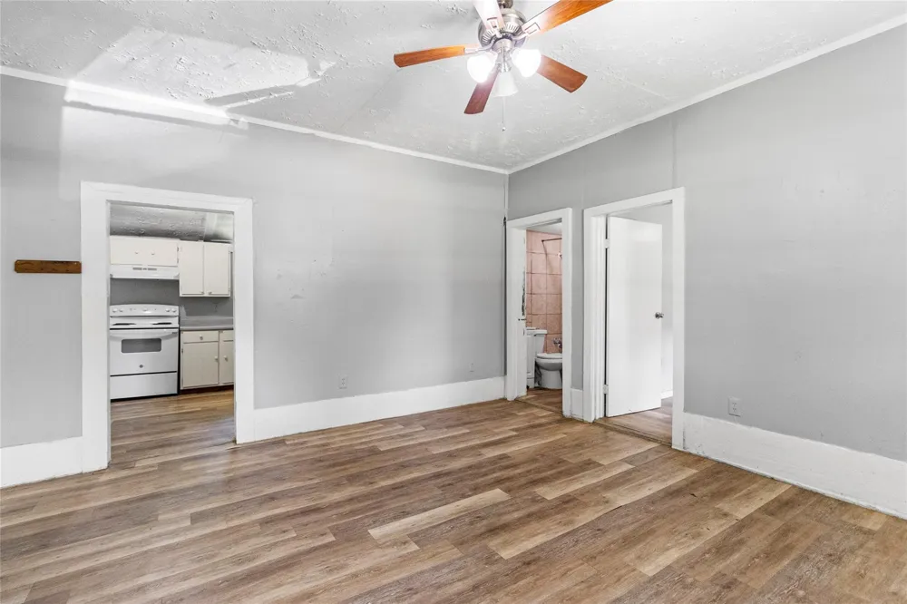 8 Jackson Road Huntsville, TX 77320