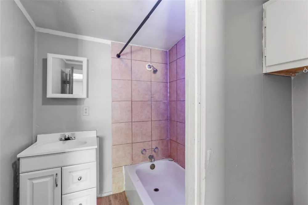 8 Jackson Road Huntsville, TX 77320