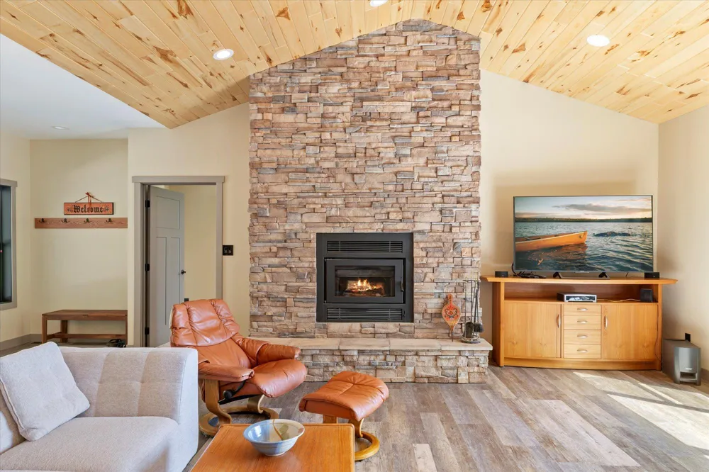 4238 Thunder Lake Lodge Drive NE Remer, MN 56672