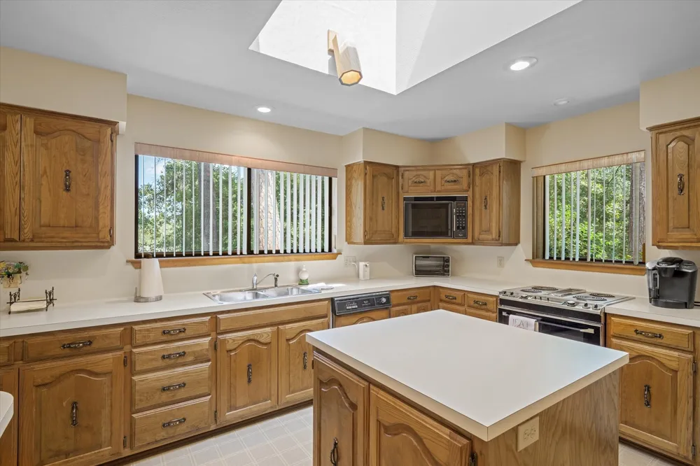 257 Peaceful Woods Trail Holly Lake Ranch, TX 75765