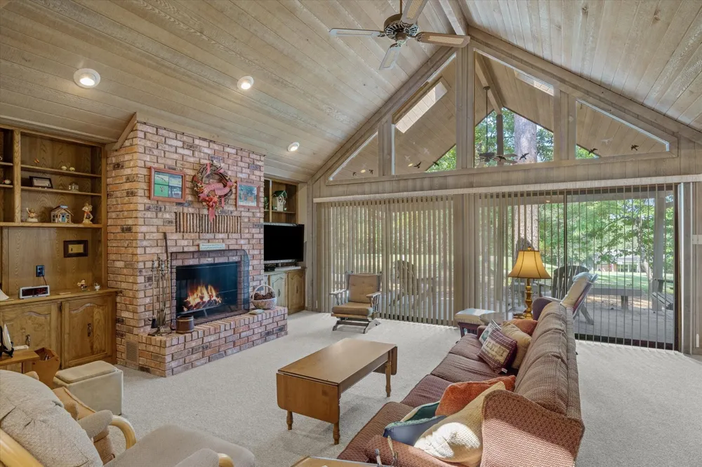 257 Peaceful Woods Trail Holly Lake Ranch, TX 75765