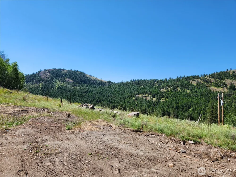 18 Robin Road Republic, WA 99166