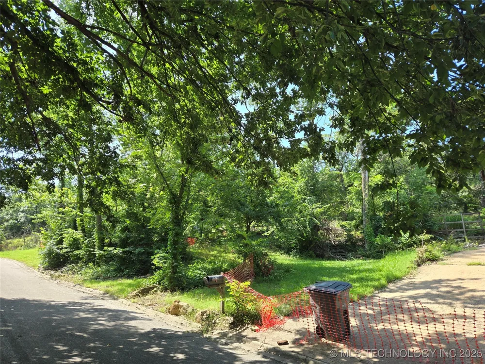 1274 Sleepy Hollow Drive Catoosa, OK 74015