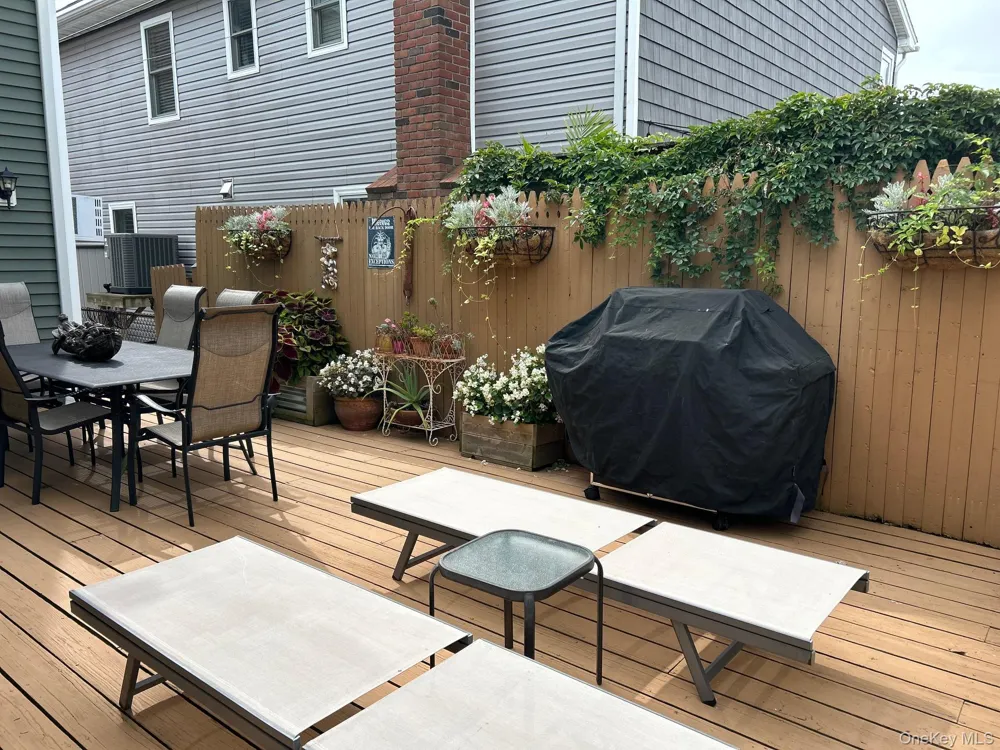 87 Armour Street Long Beach, NY 11561