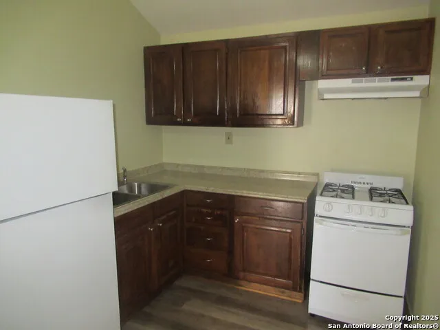 1934 UNIT B McKinley San Antonio, TX 78210