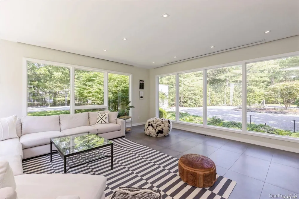 19 Woodland Way Quogue, NY 11959