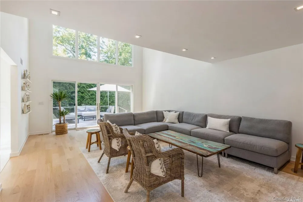 19 Woodland Way Quogue, NY 11959