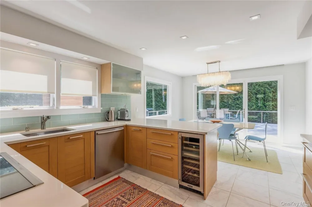 19 Woodland Way Quogue, NY 11959