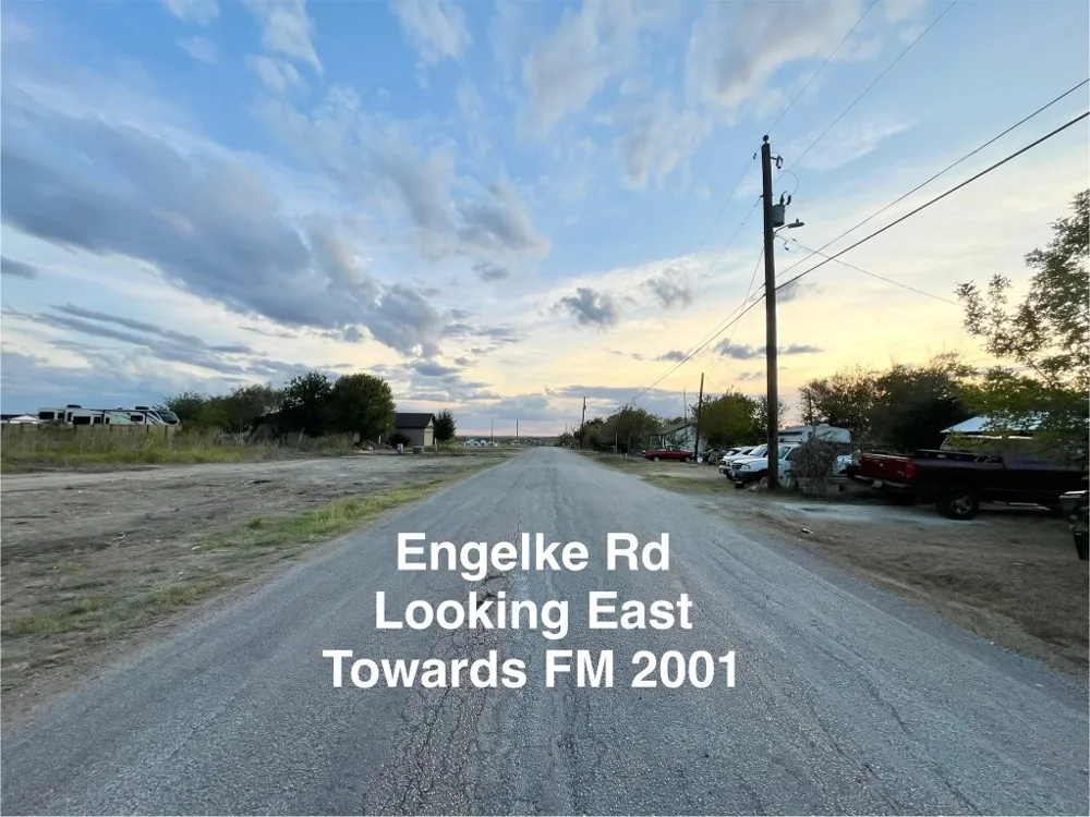 390 Engelke Road Niederwald, TX 78640