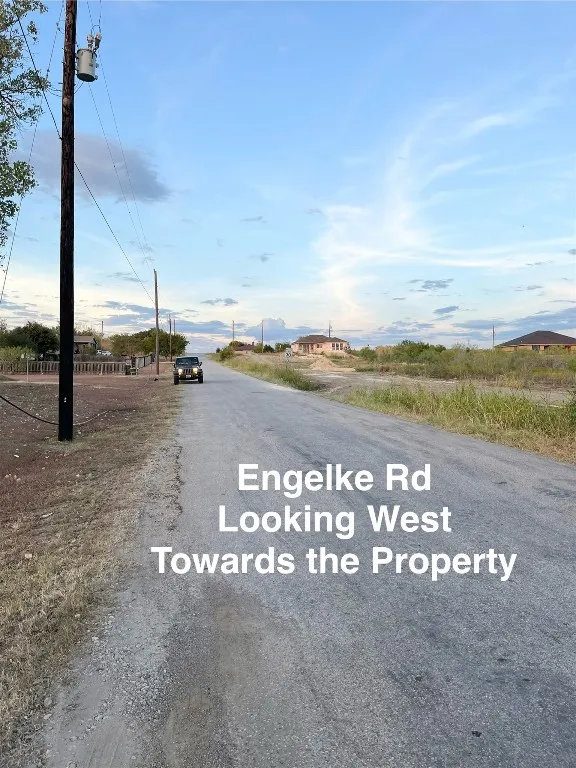 390 Engelke Road Niederwald, TX 78640