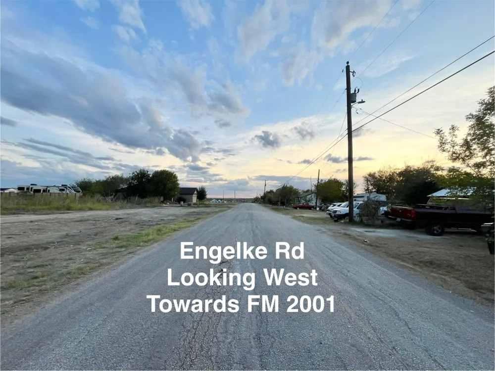 390 Engelke Road Niederwald, TX 78640
