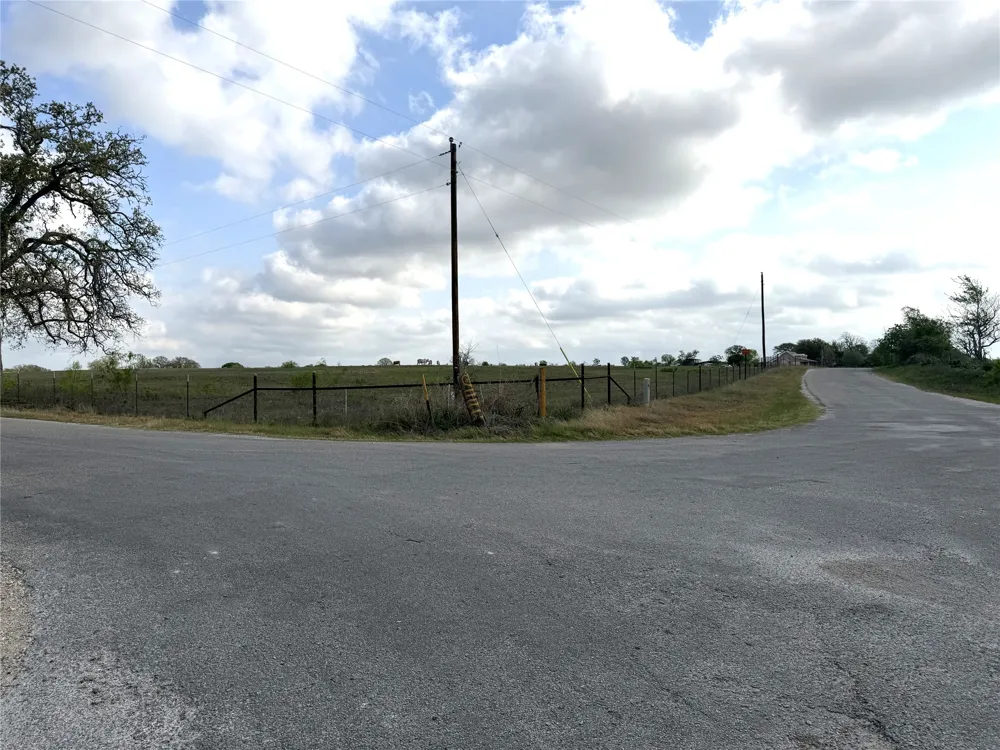 Old Kelley Road Lockhart, TX 78644