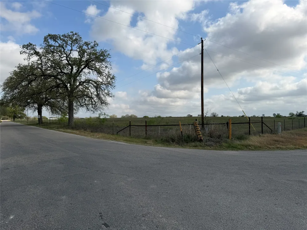 Old Kelley Road Lockhart, TX 78644