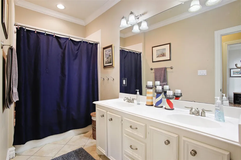 612 8th Street Kemah, TX 77565