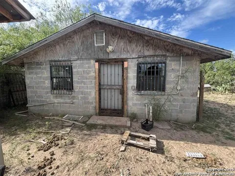 402 Hernandez