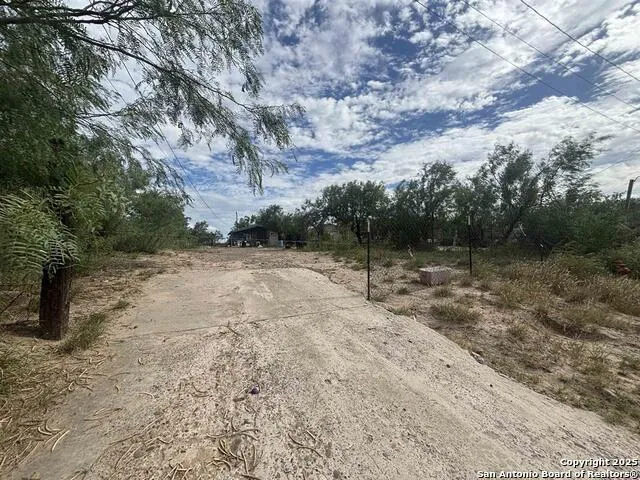 402 Hernandez Laredo, TX 78046
