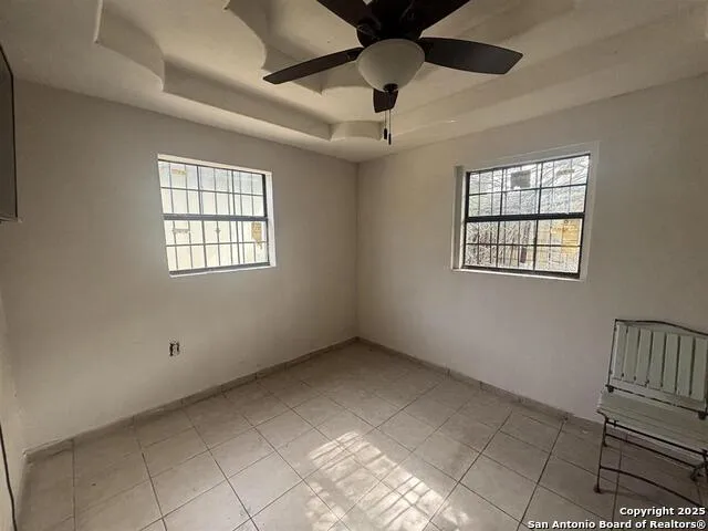 402 Hernandez Laredo, TX 78046