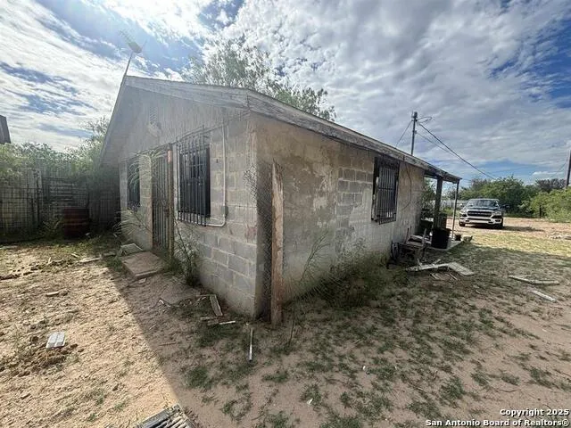 402 Hernandez Laredo, TX 78046