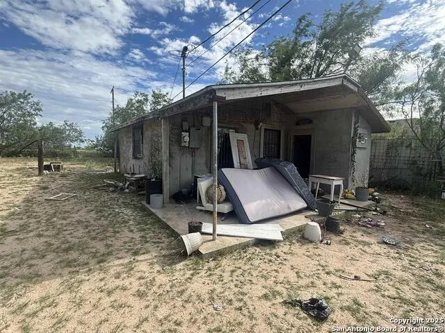 402 Hernandez Laredo, TX 78046