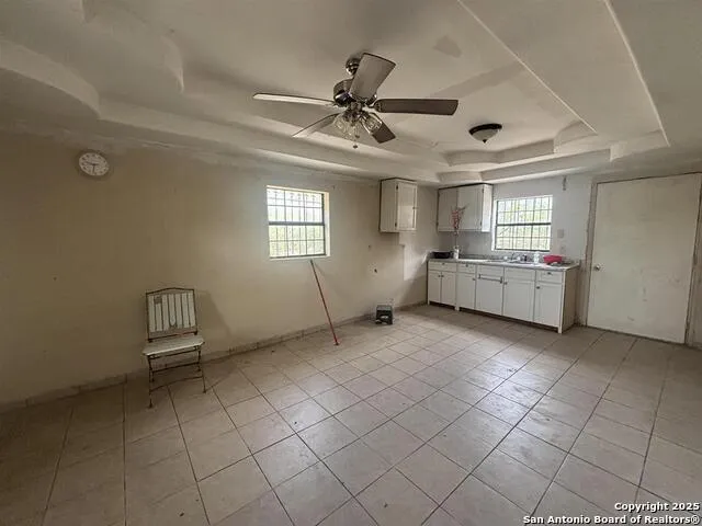 402 Hernandez Laredo, TX 78046