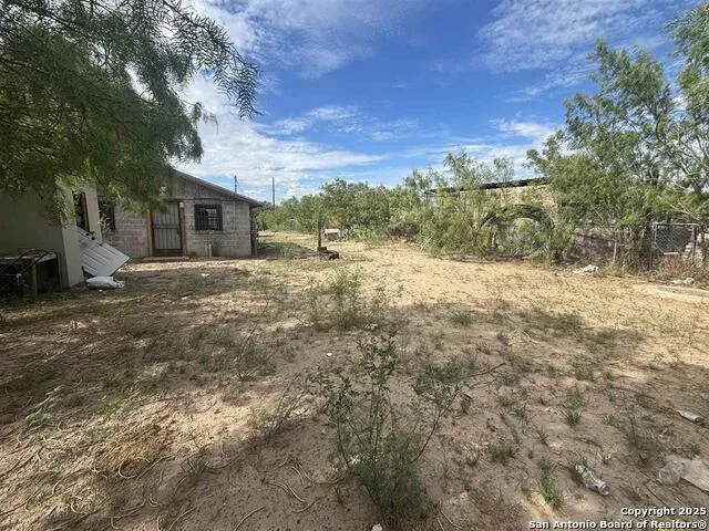 402 Hernandez Laredo, TX 78046