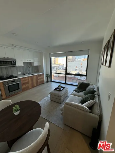 400 S Broadway #502