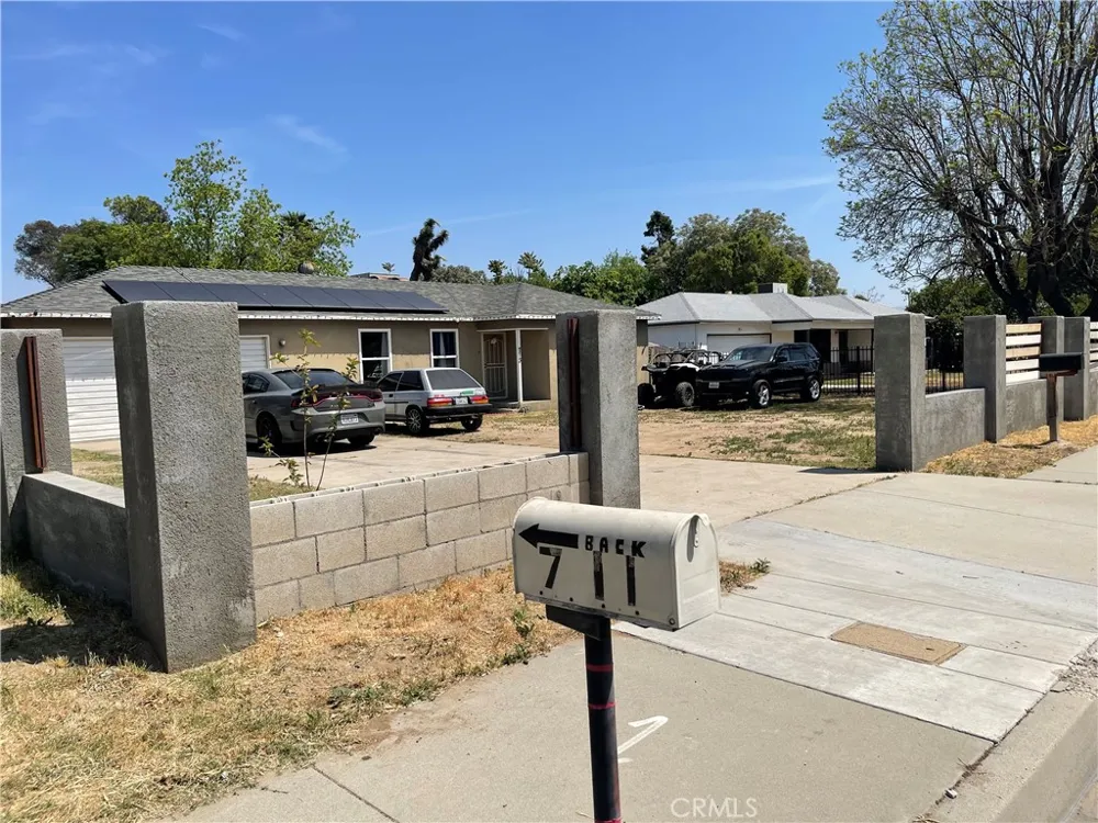 711 Meridian Colton, CA 92324