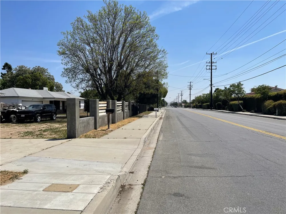 711 Meridian Colton, CA 92324