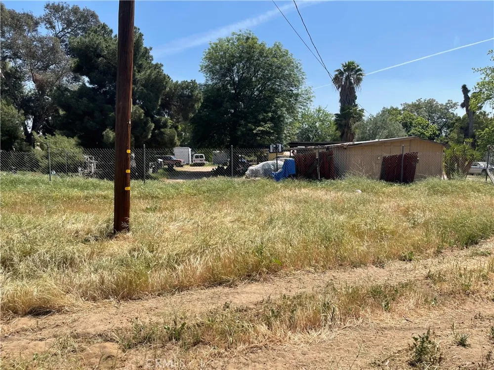 711 Meridian Colton, CA 92324