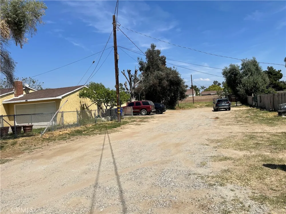 711 Meridian Colton, CA 92324