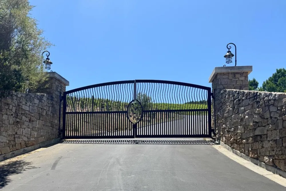 18590 Black Road Los Gatos, CA 95033