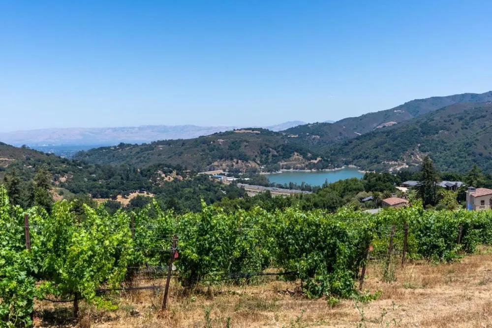 18590 Black Road Los Gatos, CA 95033