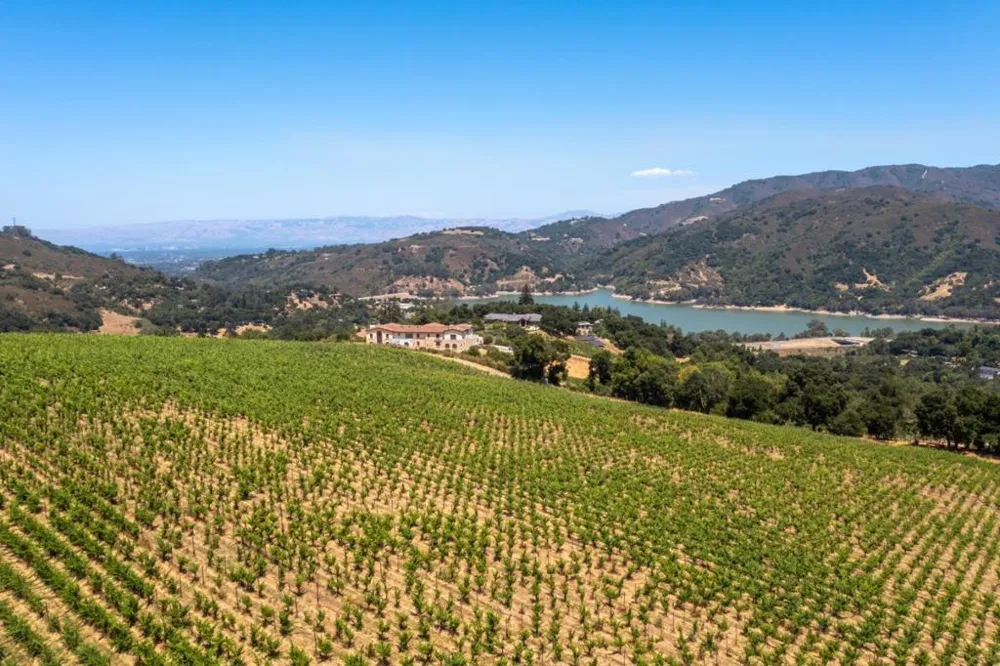 18590 Black Road Los Gatos, CA 95033